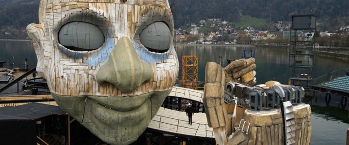 Bregenzer Festspiele: „Rigoletto“ feiert Richtfest im Bodensee