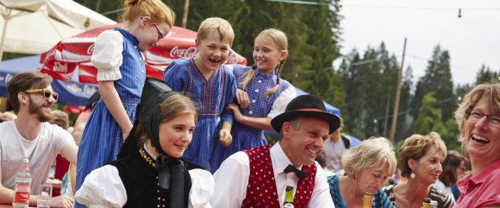 Start in die Saison der Feste & Hocks im Hochschwarzwald